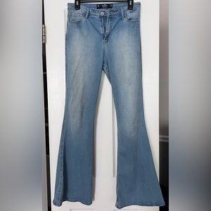 Hollister flare jeans in great condition size 9r, 29x31